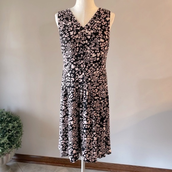 TALBOTS animal / leopard print Fit and Flare dress pleated black pink size 4 - Picture 1 of 11
